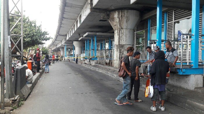 Djarot Gerakan Perbaikan Halte Transjakarta usai pengeboman